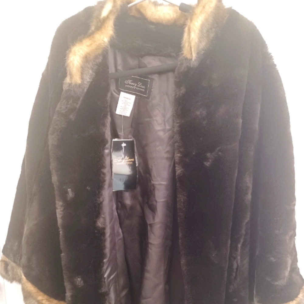 Terry Lewis classic luxuries brown fur. Women's Cape Coat Cardi New